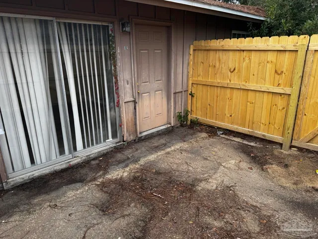 $1,100 | 1460 Bakalane Court, Unit A, Pensacola, FL 32504