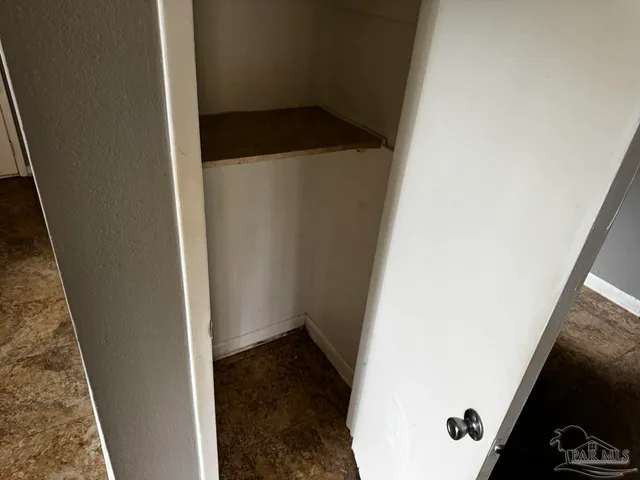 a view of utility room