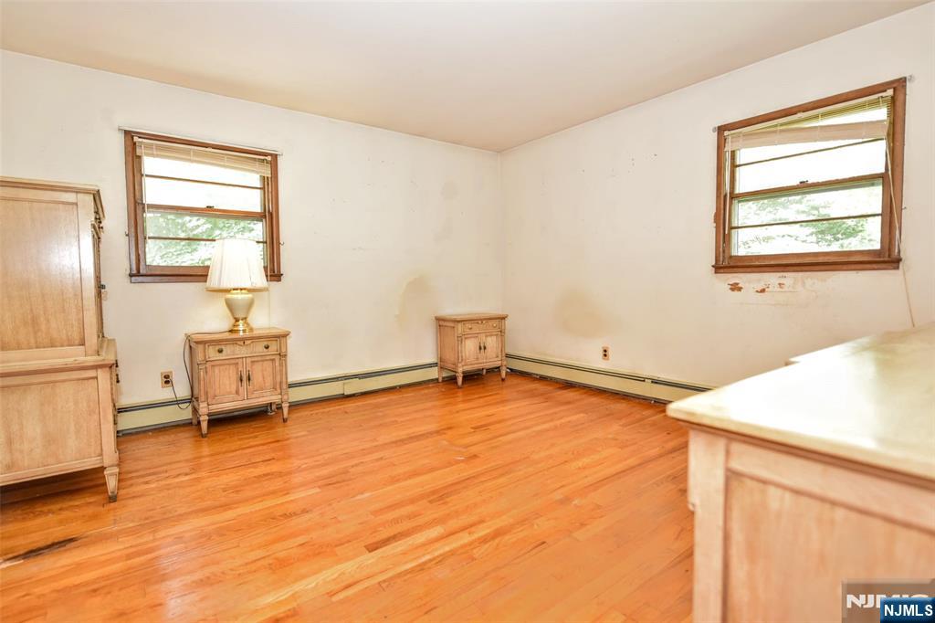 479 Goffle Road Wyckoff, NJ 07481 - Photo 12 of 34 Gallery Image 12