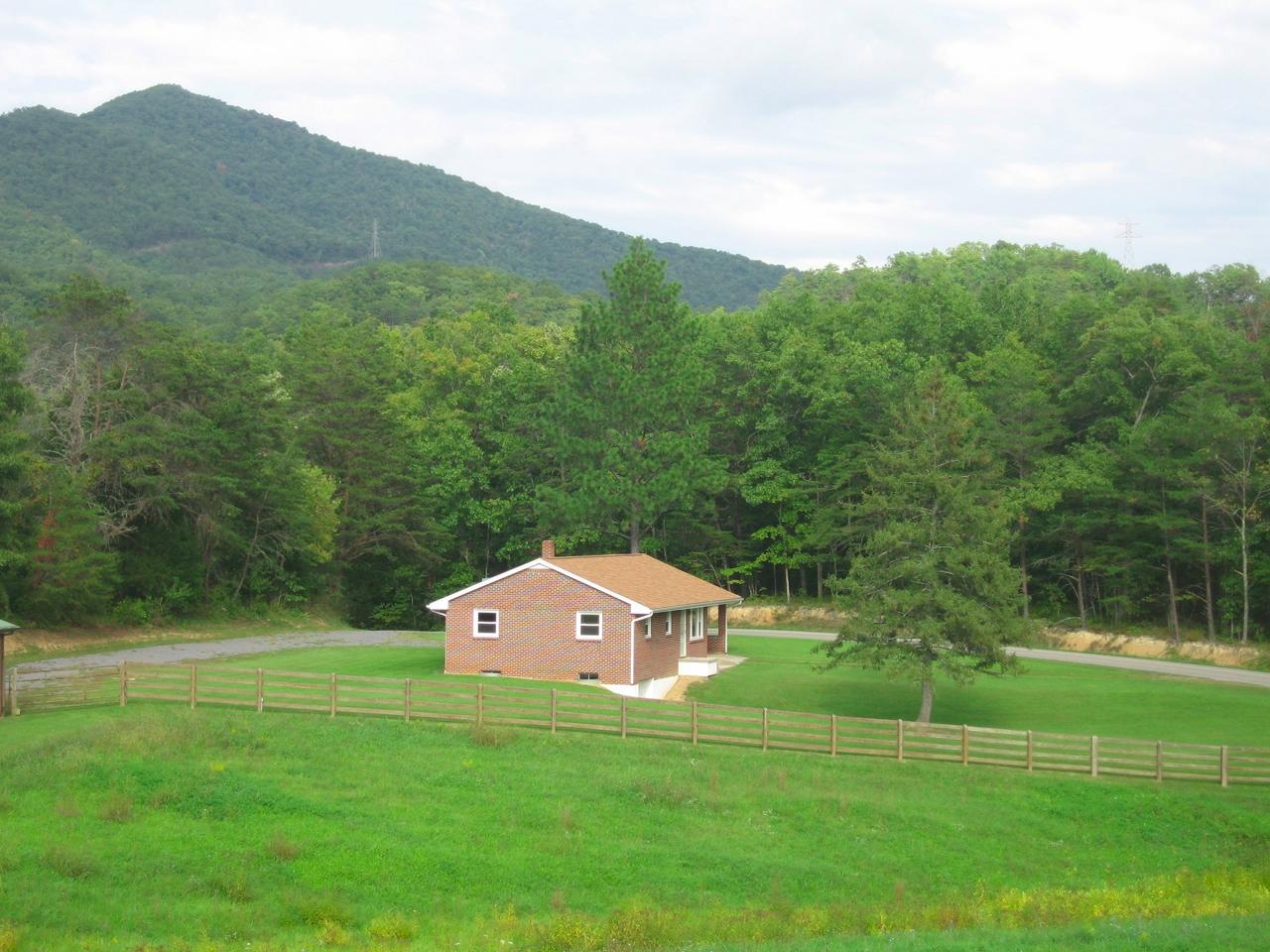 2555 Bradshaw Road Elliston, VA 24087 - Photo 23 of 29 22_fenced-1