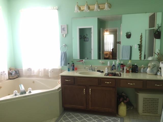 3343 Knight Road Woodlawn, TN 37191 - Photo 12 of 29 Master bath has garden tub.