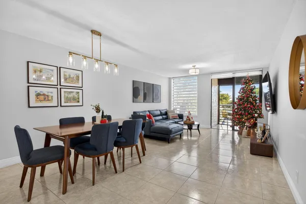 $240,000 | 6301 North University Drive, Unit 319, Tamarac, FL 33321