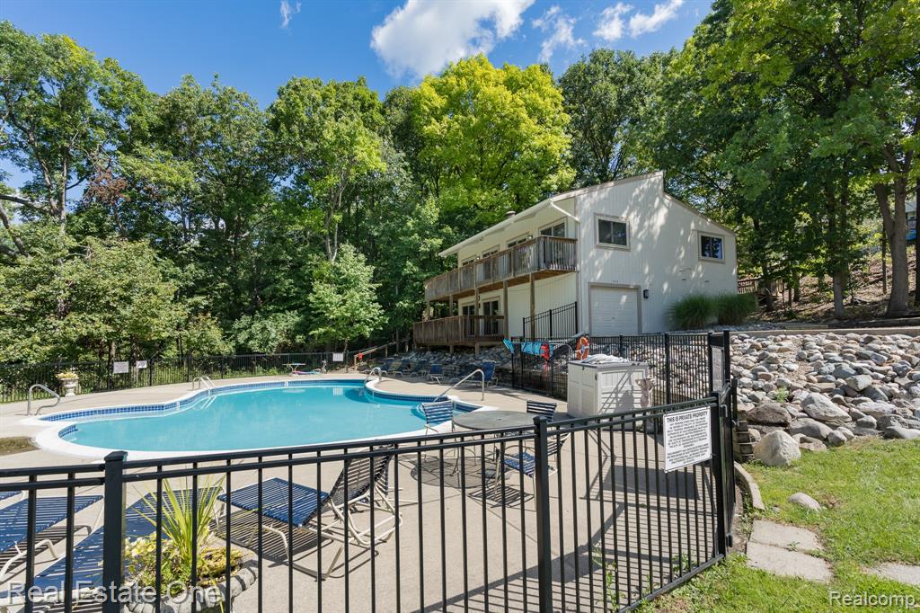 1697 Riverside Drive, Unit 15 Rochester Hills, MI 48309 - Photo 30 of 32 Gallery Image 30