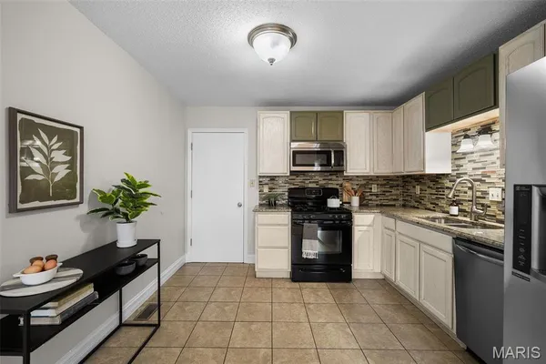 $260,000 | 1323 Tahoe Valley Court, Ballwin, MO 63021