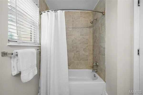 $260,000 | 1323 Tahoe Valley Court, Ballwin, MO 63021