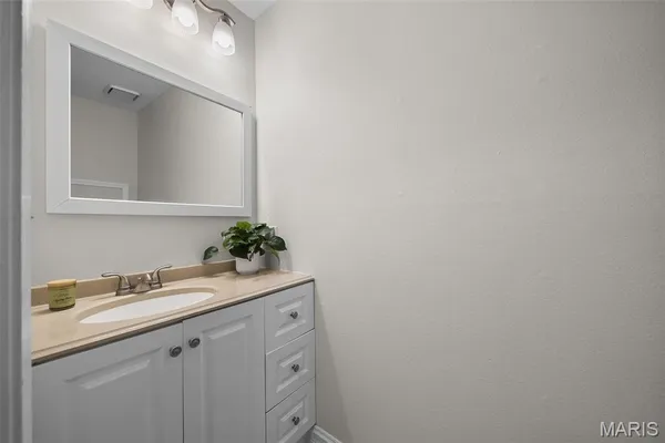 $260,000 | 1323 Tahoe Valley Court, Ballwin, MO 63021