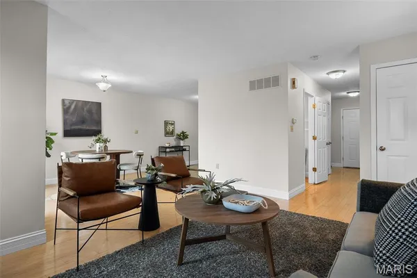 $260,000 | 1323 Tahoe Valley Court, Ballwin, MO 63021