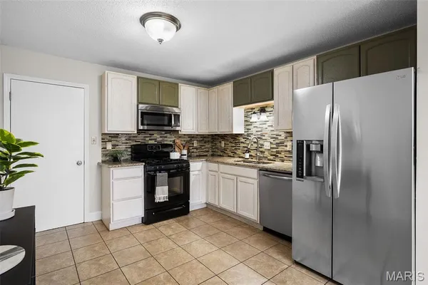 $260,000 | 1323 Tahoe Valley Court, Ballwin, MO 63021