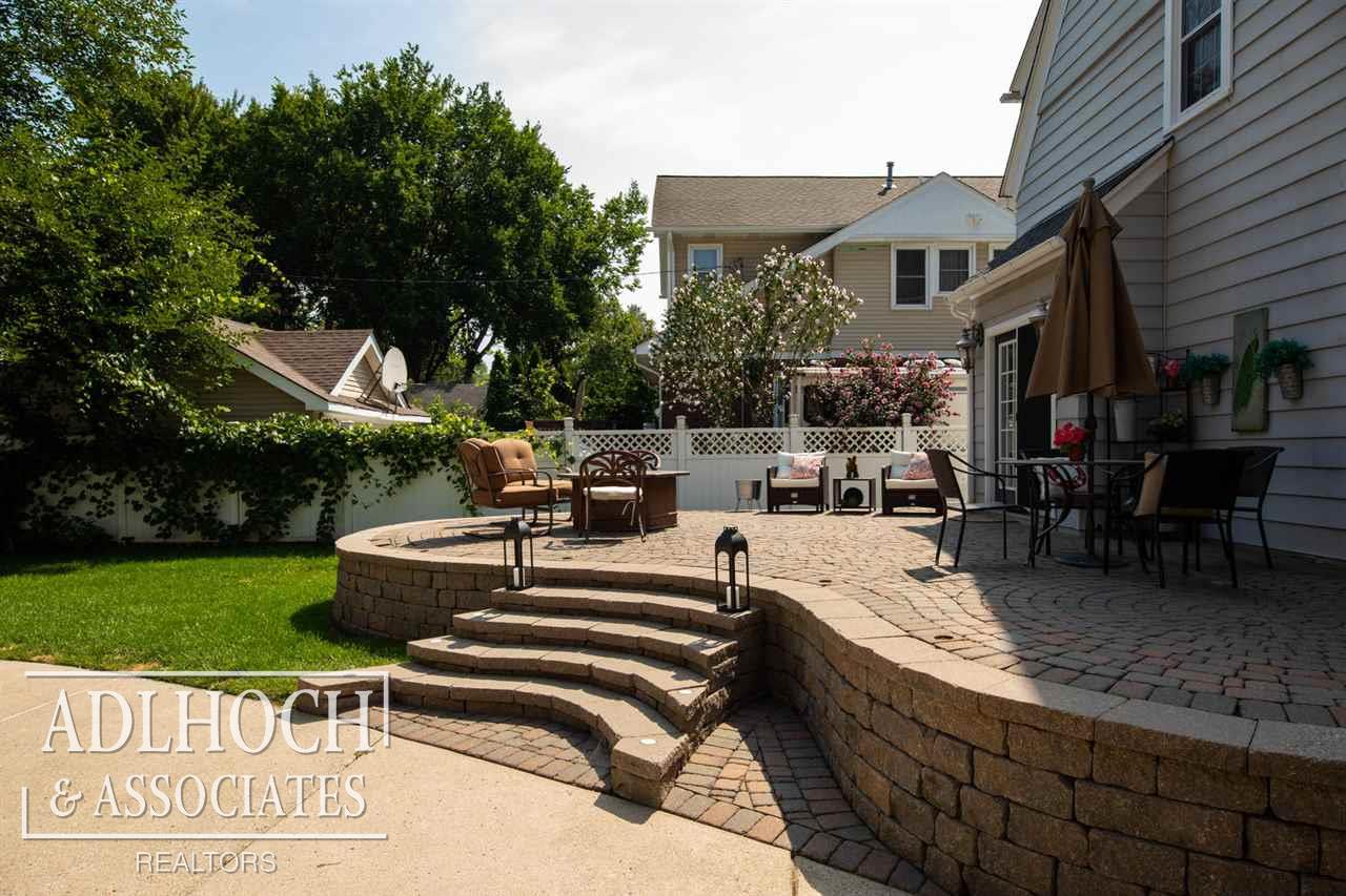 292 Kerby Road Grosse Pointe, MI 48236 - Photo 23 of 26 50022448-36.JPG