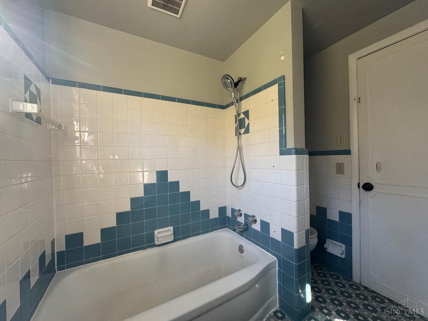 6163 Sheed Road Cincinnati, OH 45247 - Photo 27 of 28