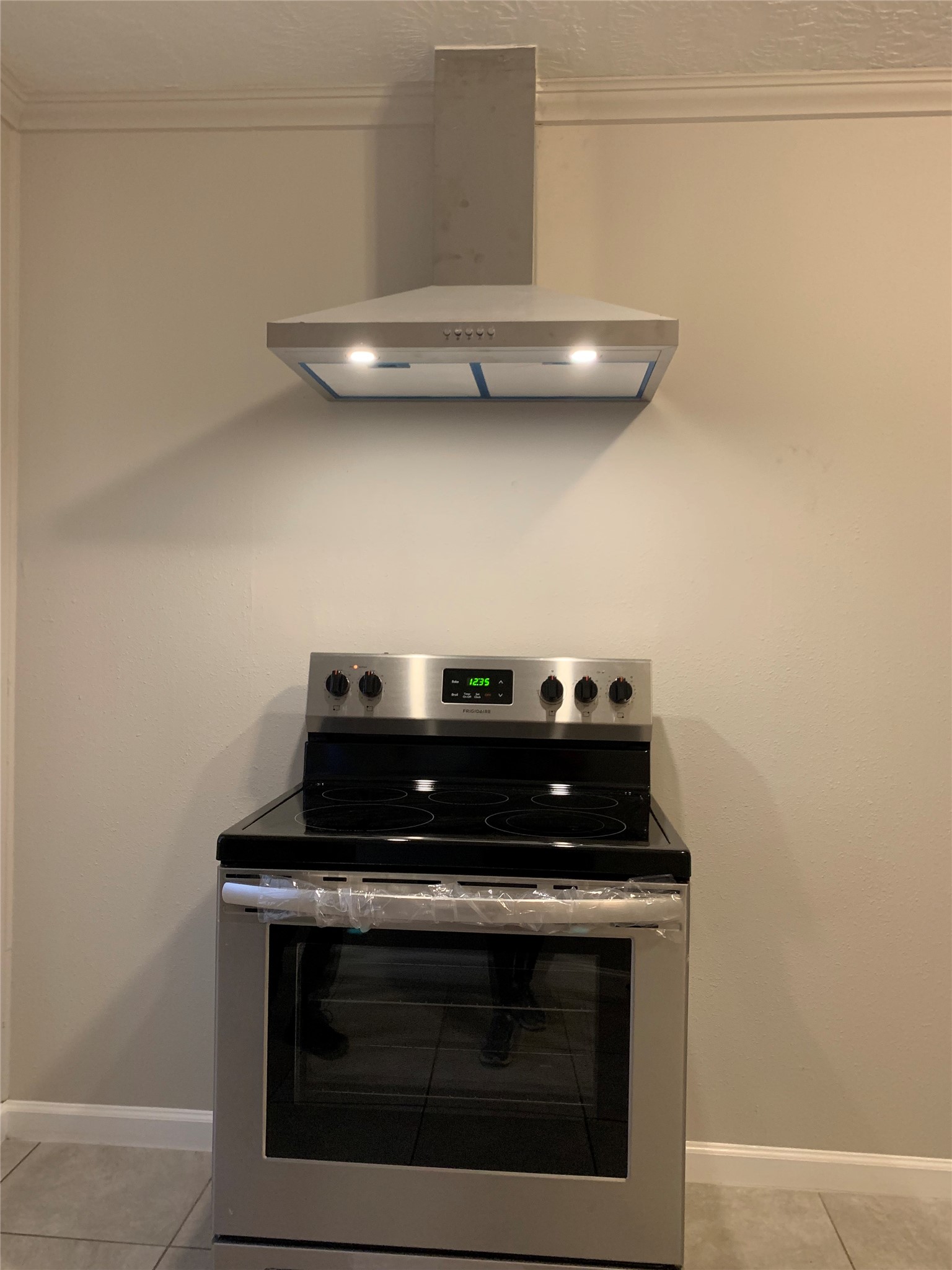 3734 Daphne Street Houston, TX 77021 - Photo 8 of 17 a stove top oven sitting inside of a kitchen