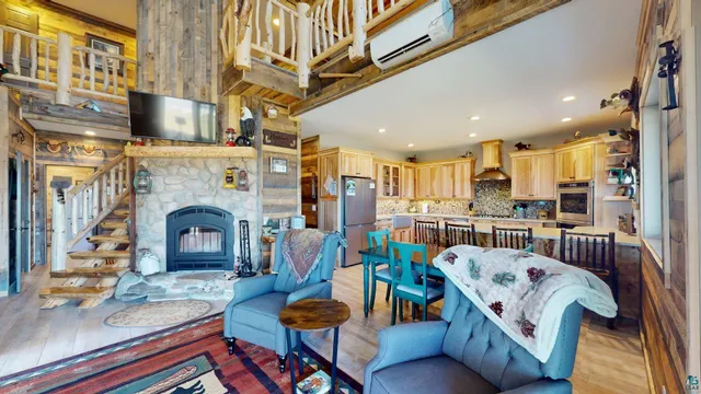 $1,325,000 | 7498 Bayside Drive, Crane Lake, MN 55725