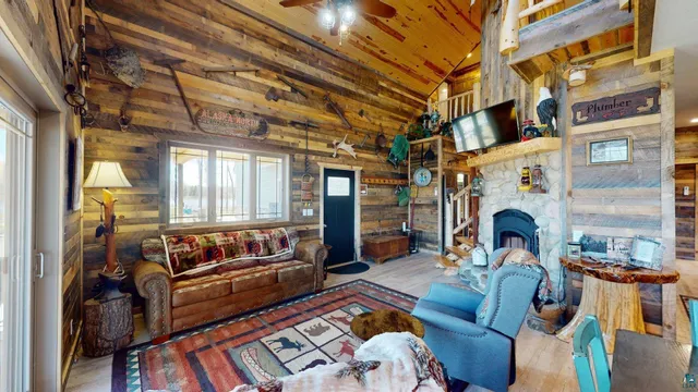 $1,325,000 | 7498 Bayside Drive, Crane Lake, MN 55725