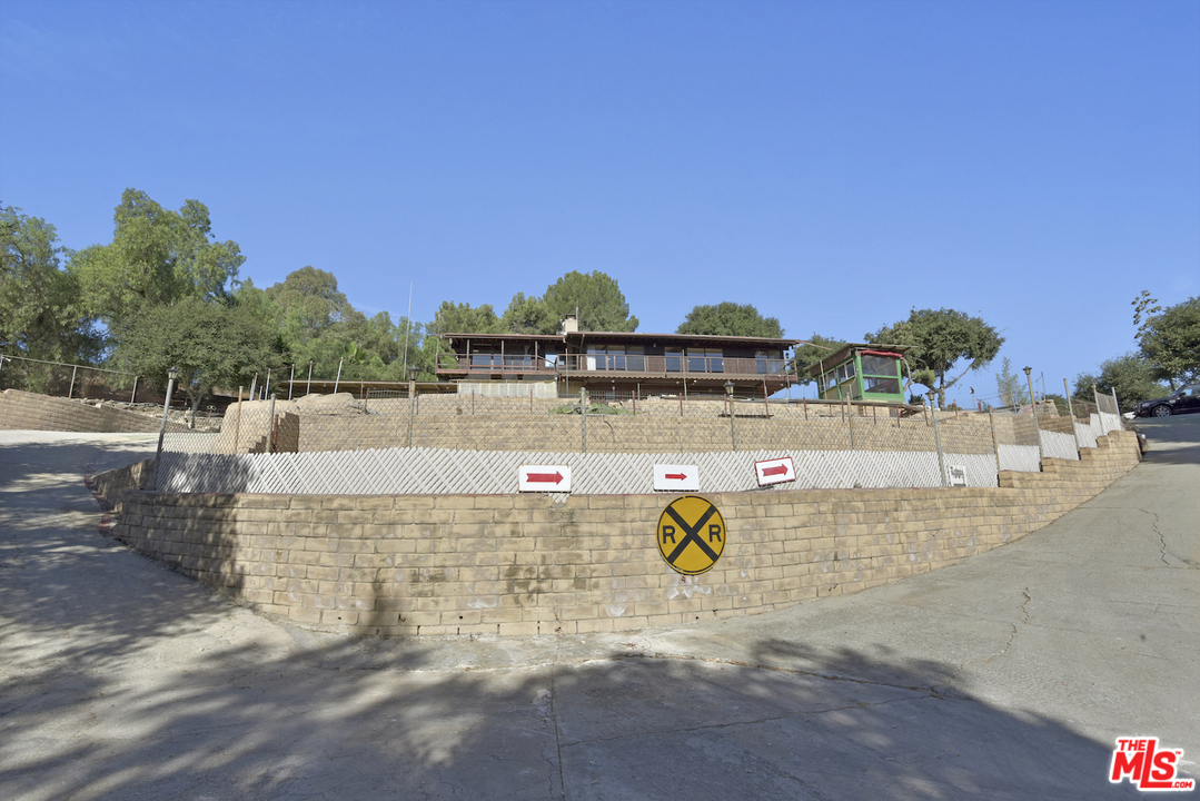 145 Old Church Road Topanga, CA 90290 - Photo 17 of 37 a view of fountain along the road