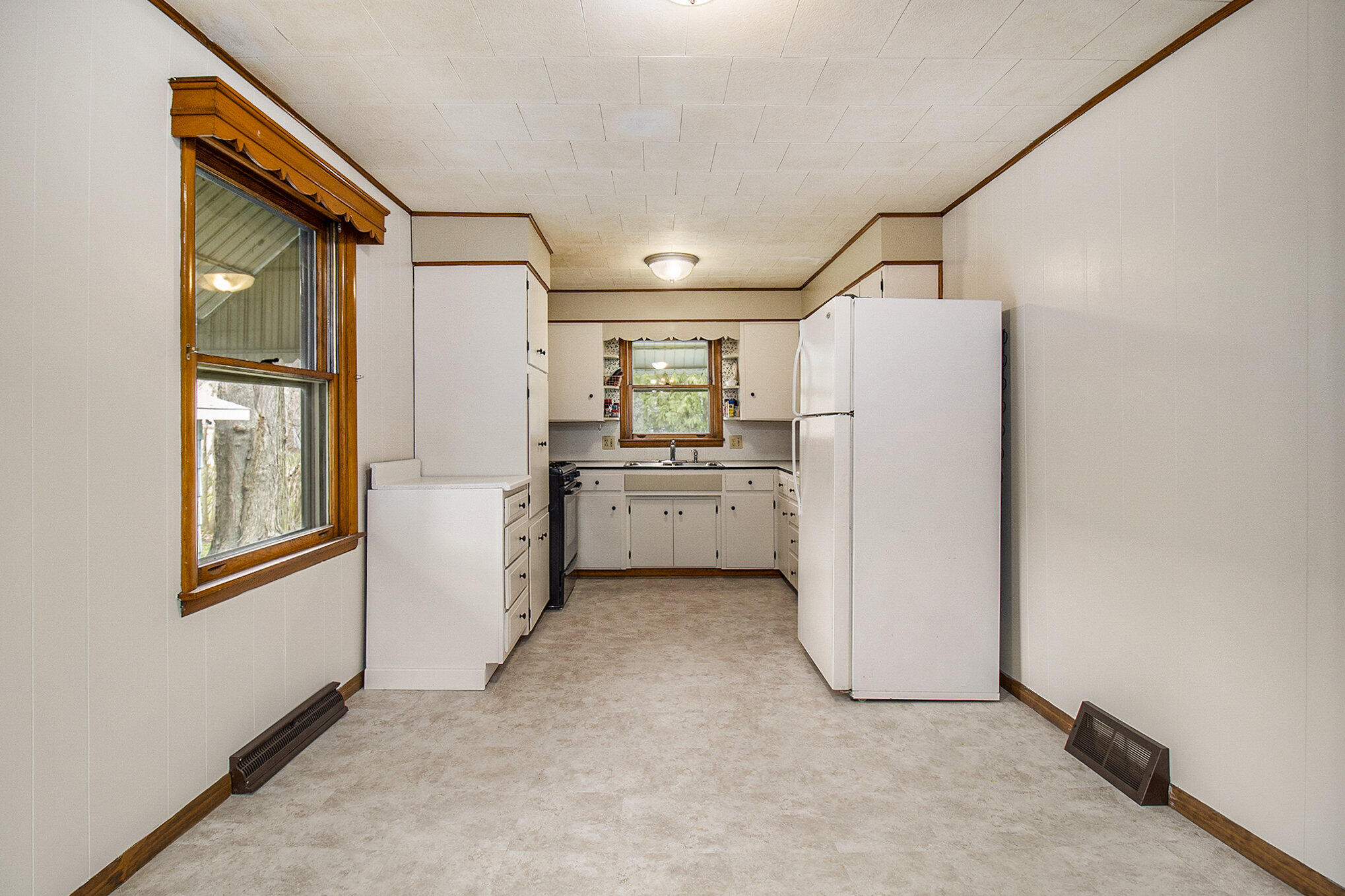 801 Ramsdell Street Manistee, MI 49660 - Photo 8 of 26 008_625a4547