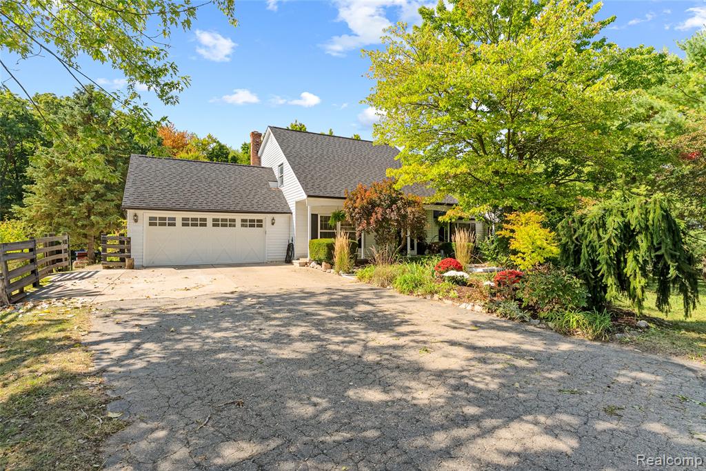 2715 Cullen Road Howell, MI 48855 - Photo 3 of 88 Gallery Image 3