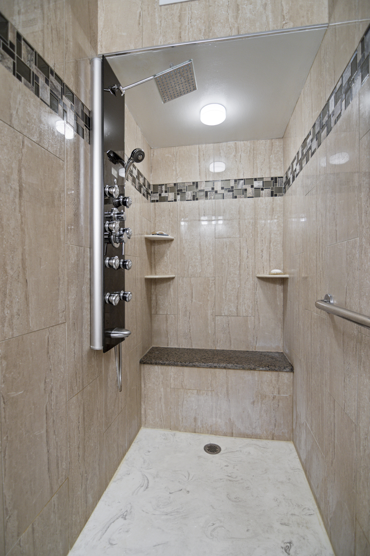 22 Park Lane, Unit 111 Park Ridge, IL 60068 - Photo 17 of 35