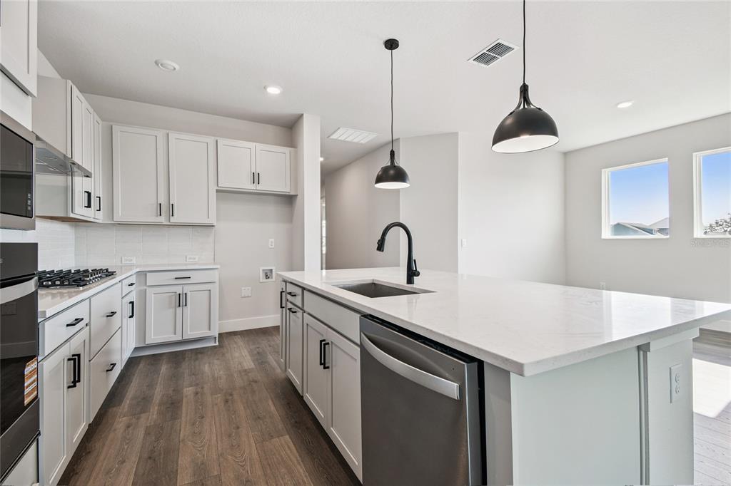 5048 Chapel Row Avenue Apollo Beach, FL 33572 - Photo 7 of 45