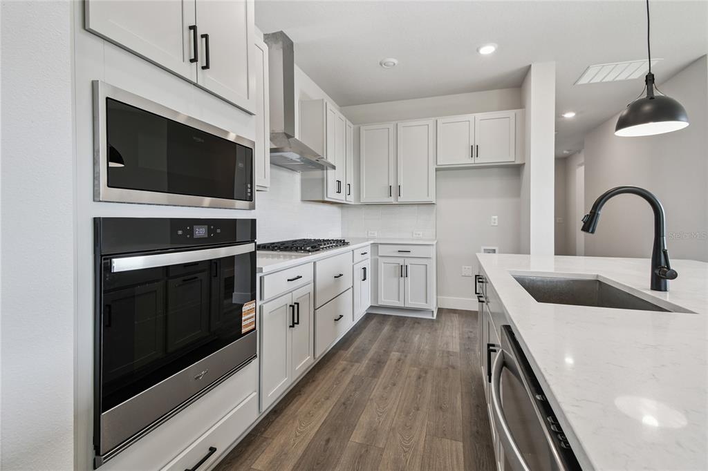 5048 Chapel Row Avenue Apollo Beach, FL 33572 - Photo 8 of 45