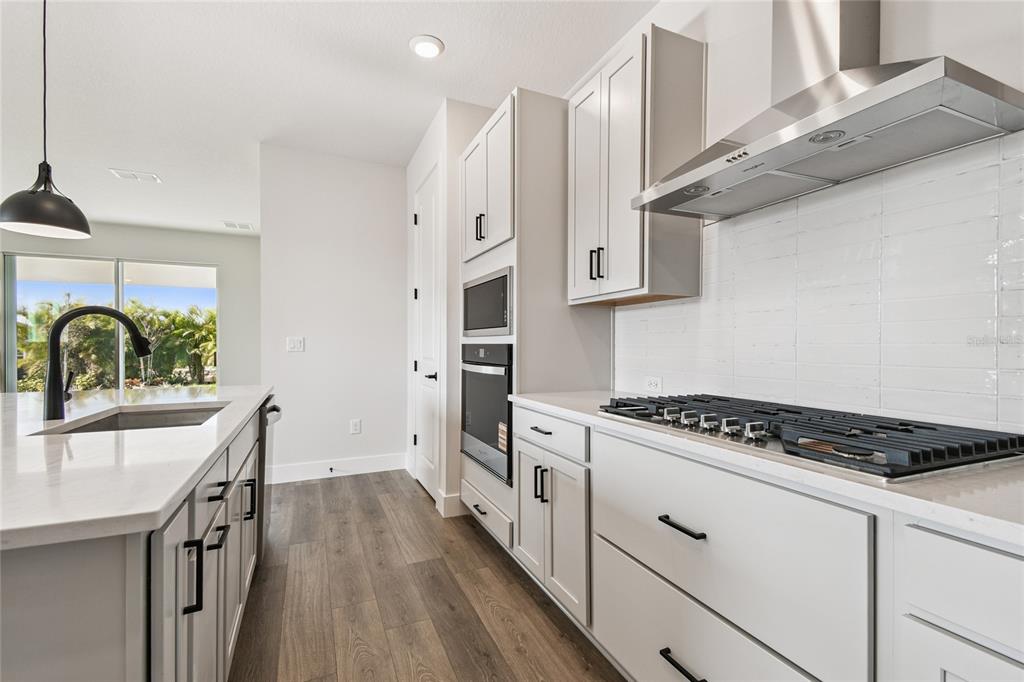 5048 Chapel Row Avenue Apollo Beach, FL 33572 - Photo 9 of 45