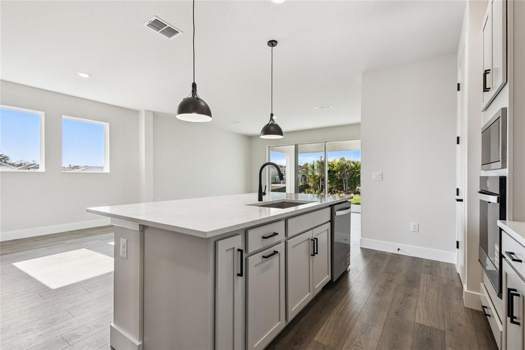 5048 Chapel Row Avenue Apollo Beach, FL 33572 - Photo 10 of 45