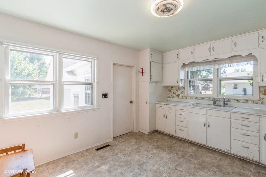 611 3rd Street Kalona, IA 52247 - Photo 7 of 20 Gallery Image 7