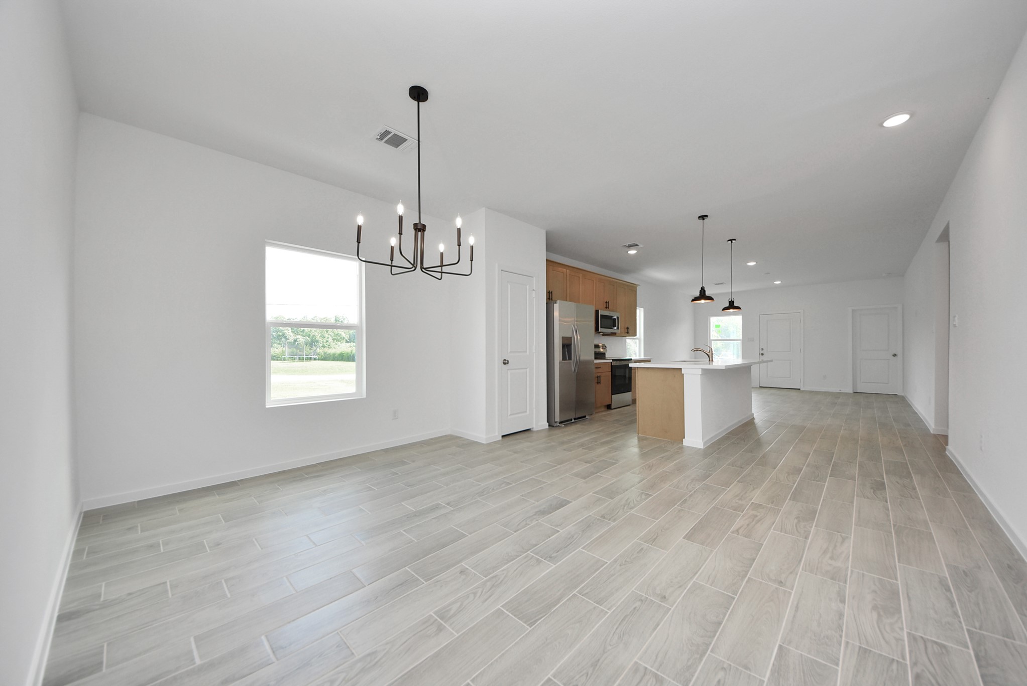 211 19th Street Hempstead, TX 77445 - Photo 18 of 32 Layout ideal for entertaining.