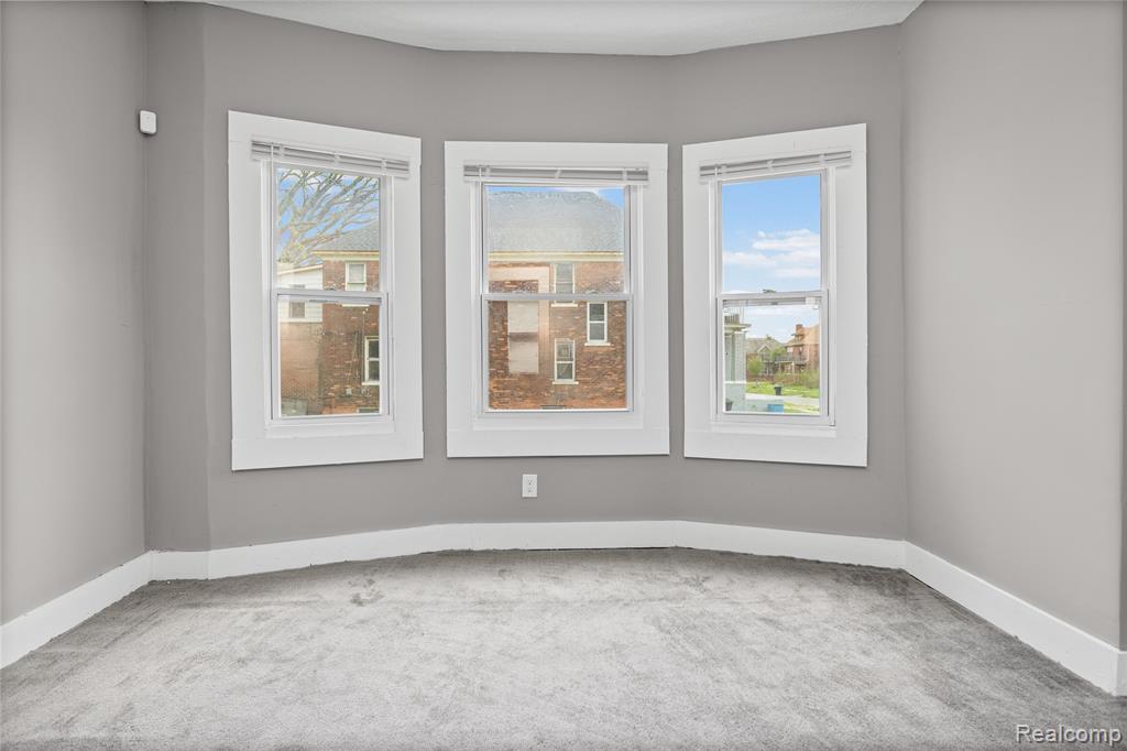 3010 Montclair Street Detroit, MI 48214 - Photo 19 of 61