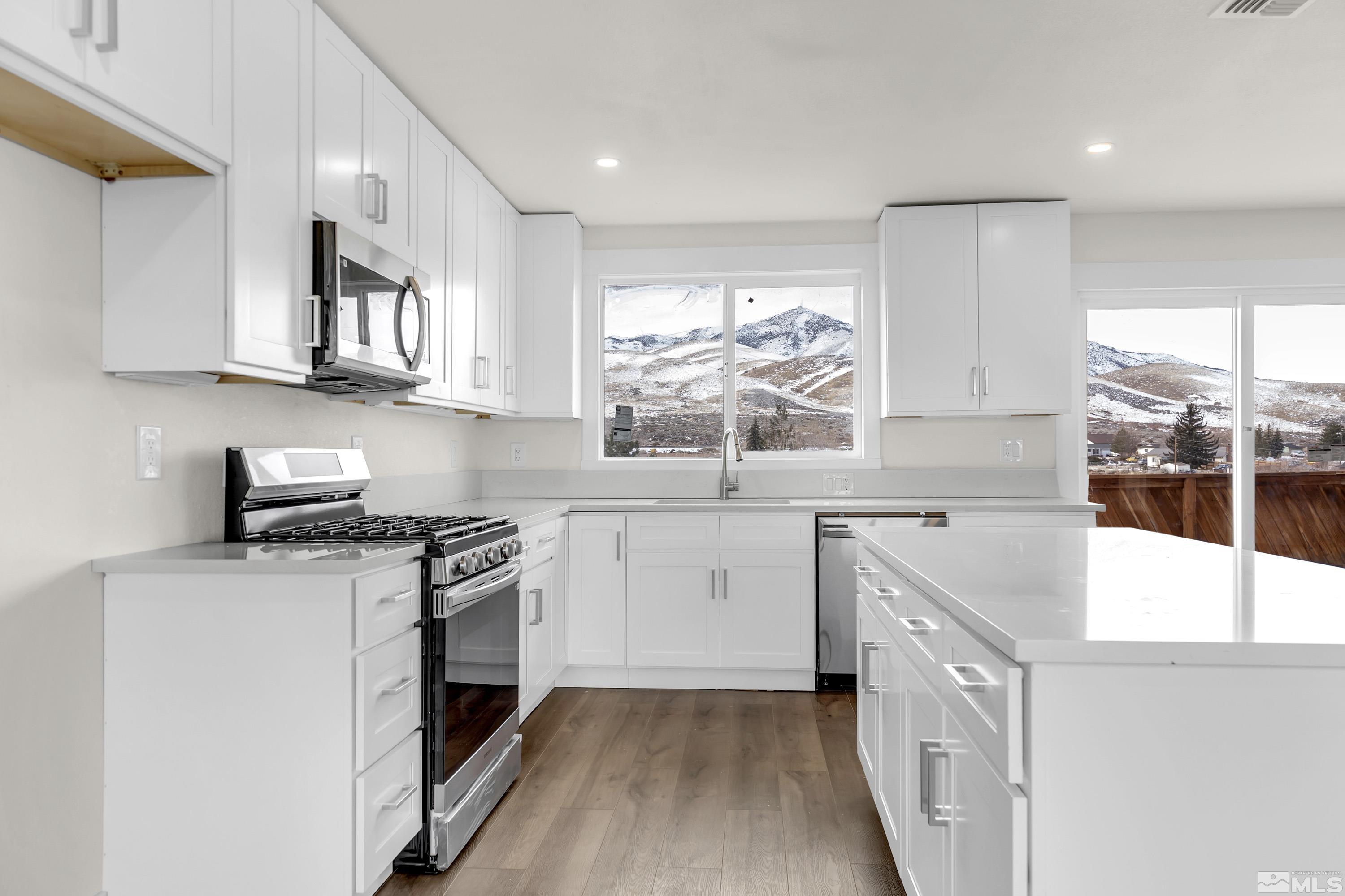 2275 Dakota Way Reno, NV 89506 - Photo 4 of 39 Photo 4