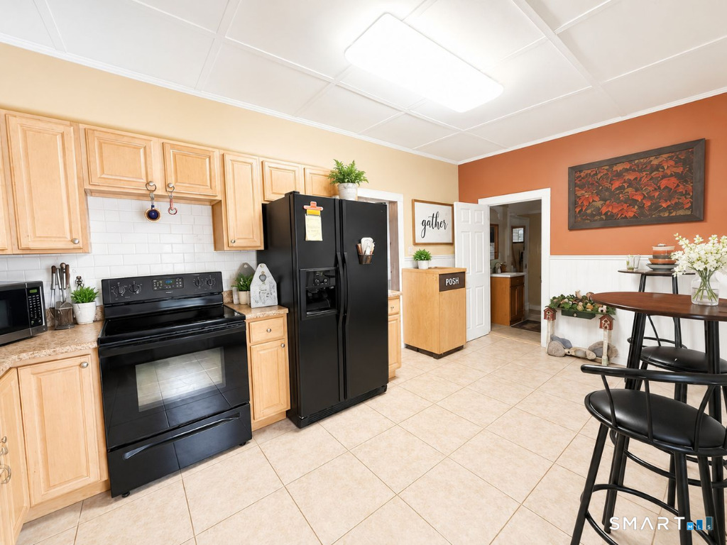 27 Milk Street Meriden, CT 06451 - Photo 4 of 16