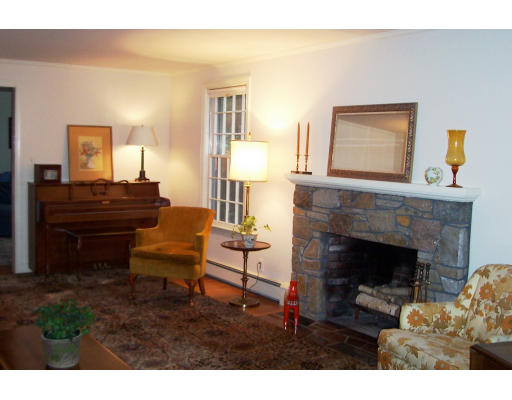 6 Regis Road Wellesley, MA 02482 - Photo 2 of 12