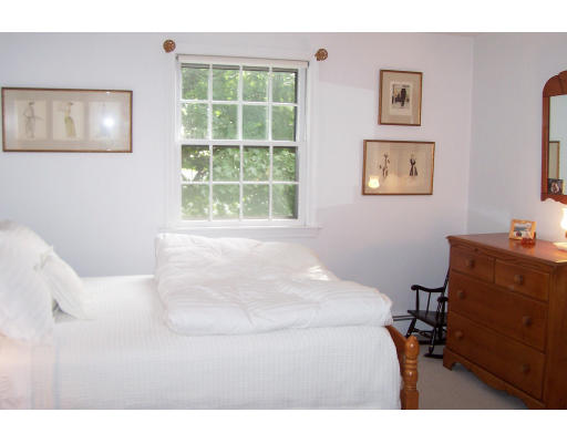 6 Regis Road Wellesley, MA 02482 - Photo 9 of 12