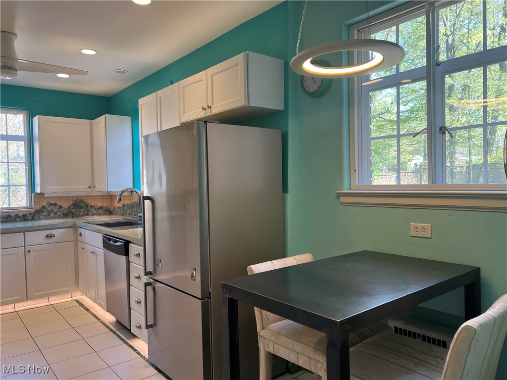 16400 Glynn Road Cleveland, OH 44112 - Photo 18 of 39 Eat in kitchen with nook