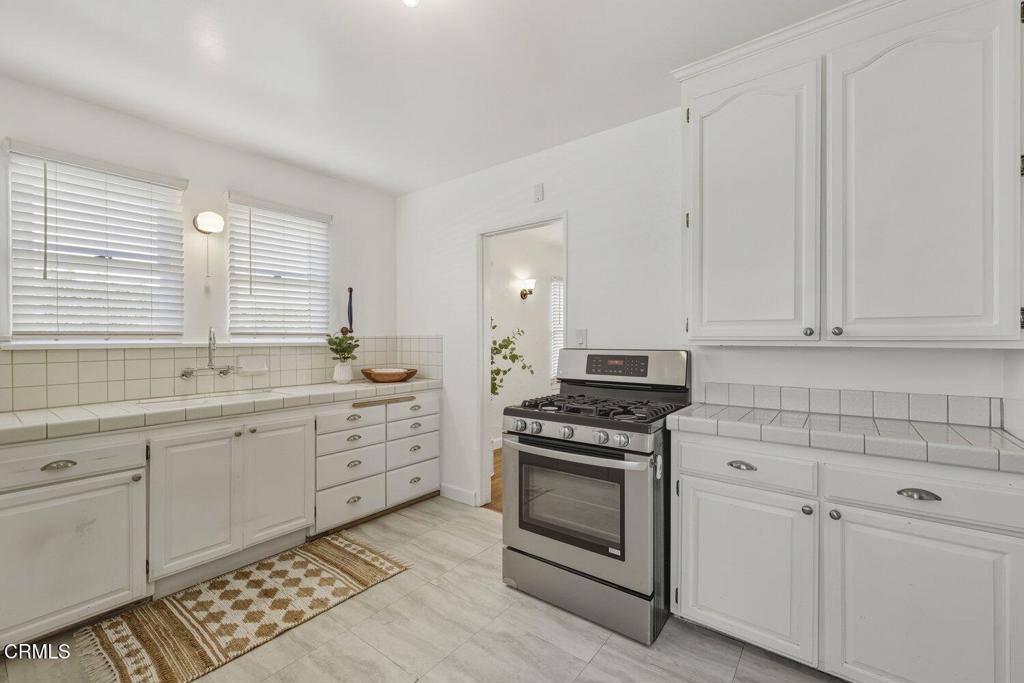 653 South G Street Oxnard, CA 93030 - Photo 5 of 31 019_cjp_0081_769