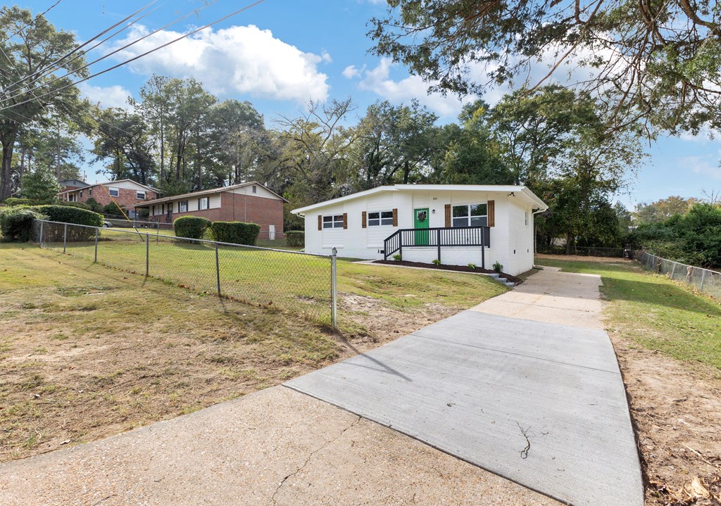 821 Rosa Drive Columbus, GA 31907 - Photo 2 of 25 Gallery Image 2