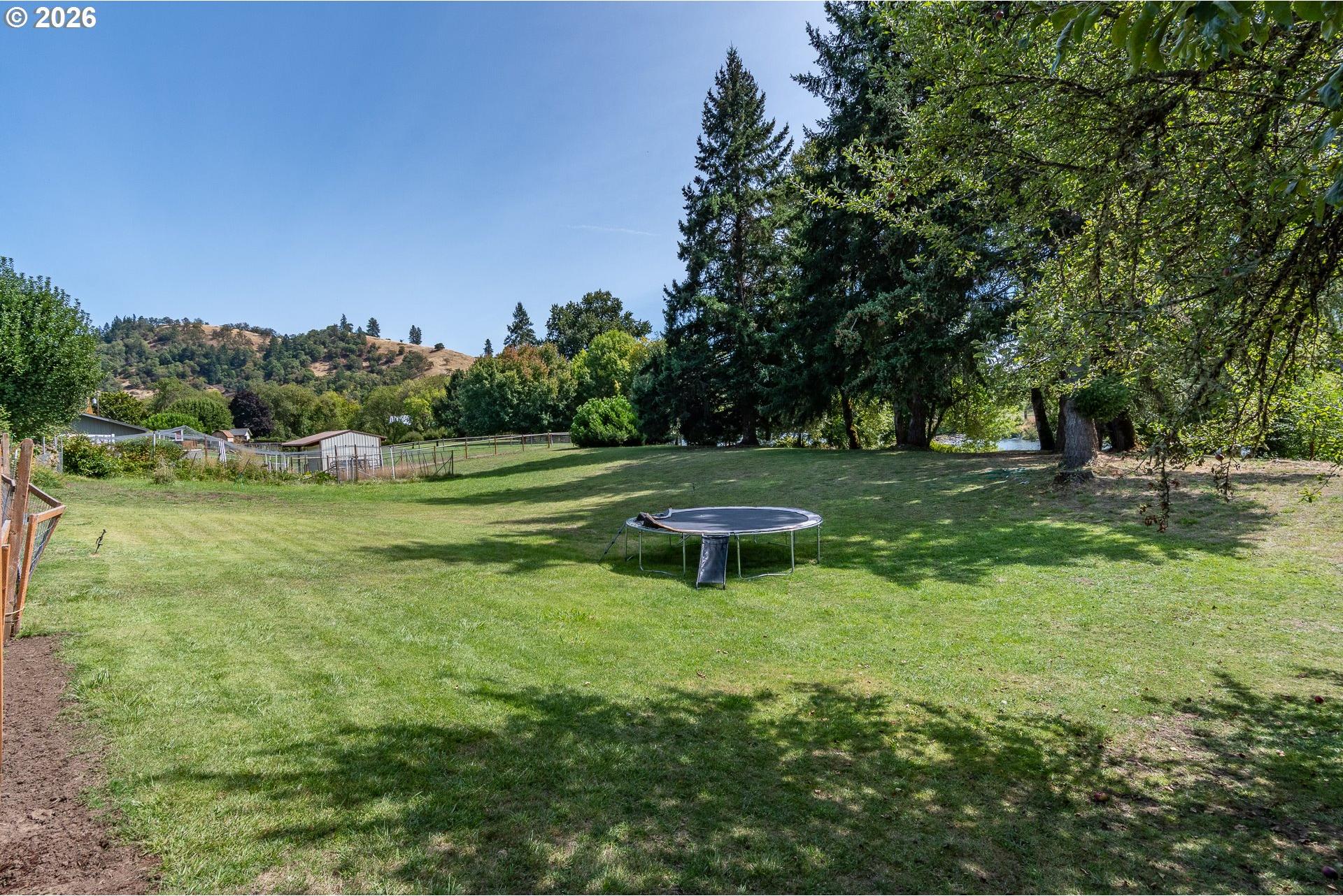2150 Del Rio Road Roseburg, OR 97471 - Photo 37 of 48 Backyard