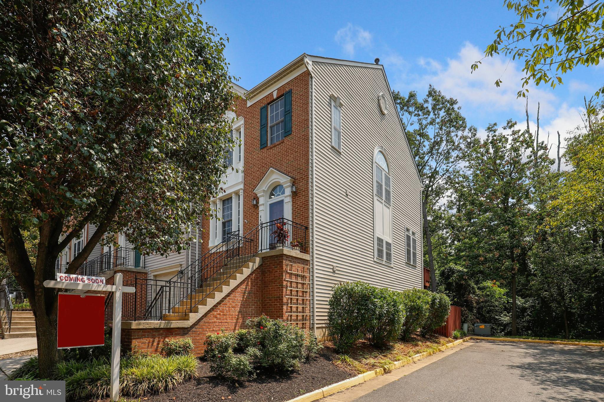 6669 Debra Lu Way Springfield, VA 22150 - Photo 1 of 39 Gallery Image 1
