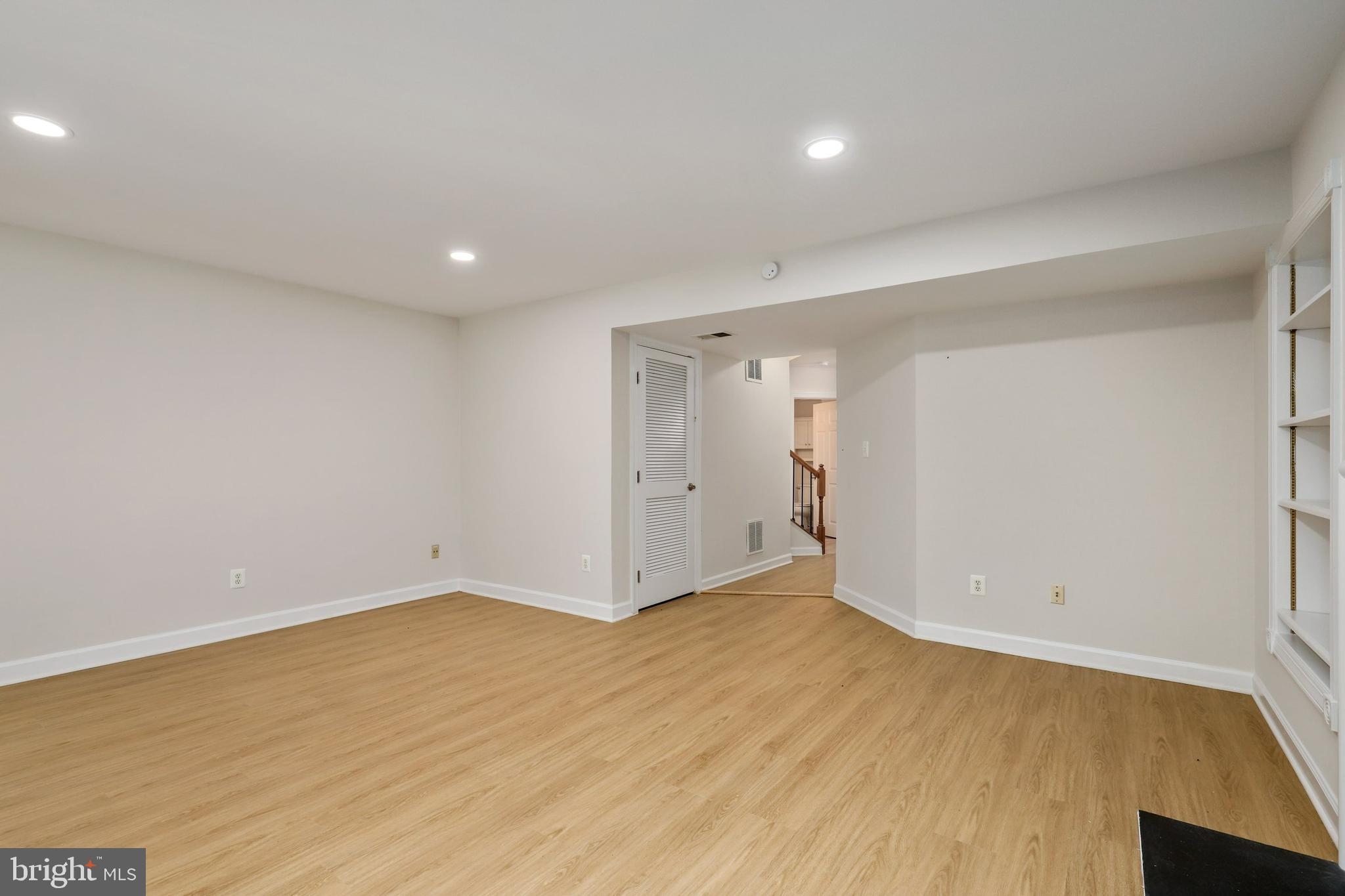 6669 Debra Lu Way Springfield, VA 22150 - Photo 23 of 39 Gallery Image 23