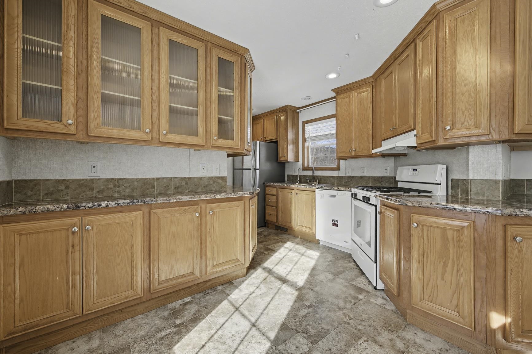 86 Nh Rte 4a, Unit 18UP Enfield, NH 03748 - Photo 16 of 38