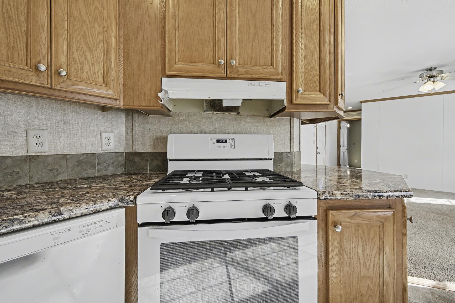 86 Nh Rte 4a, Unit 18UP Enfield, NH 03748 - Photo 17 of 38