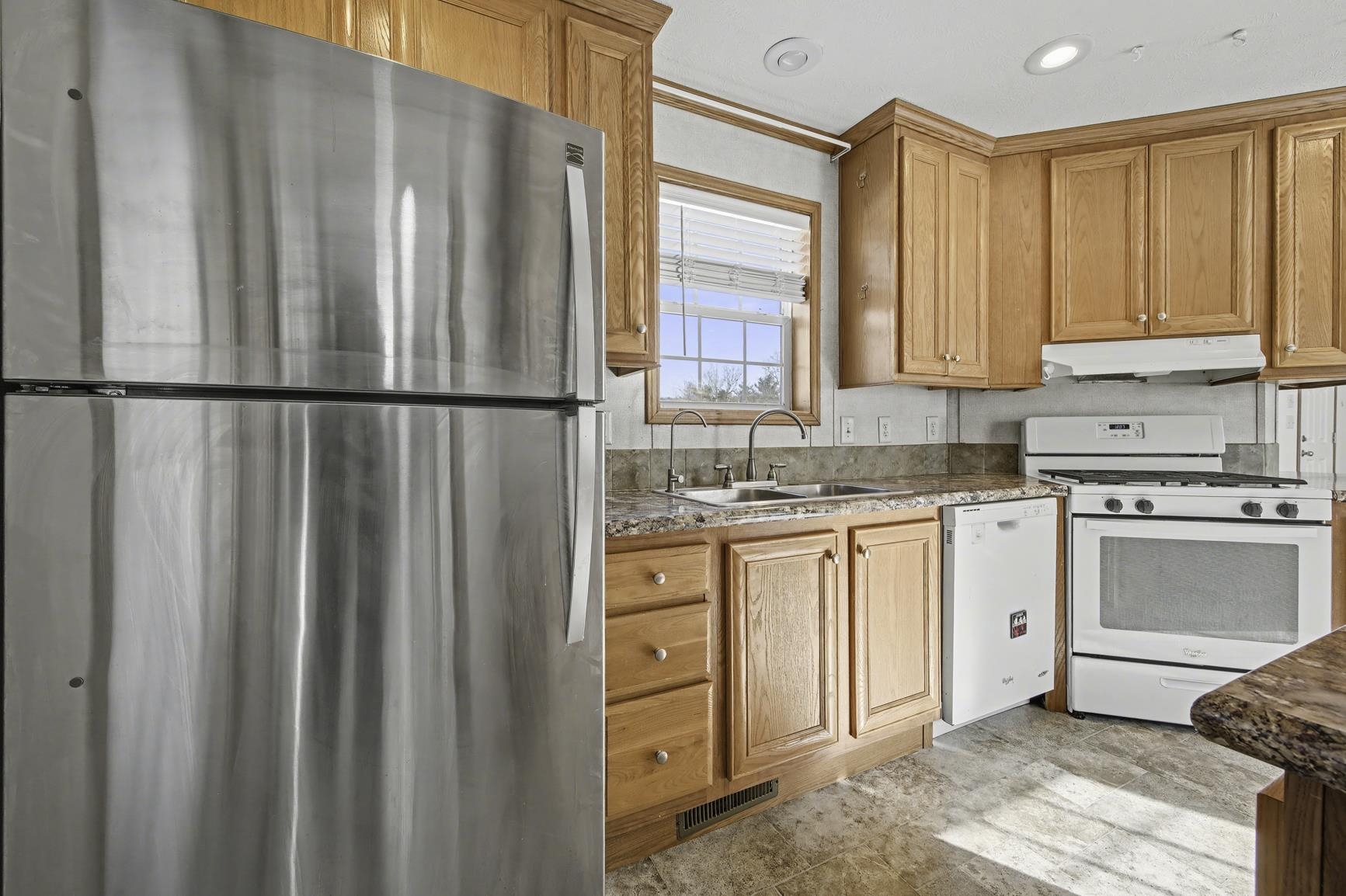 86 Nh Rte 4a, Unit 18UP Enfield, NH 03748 - Photo 19 of 38