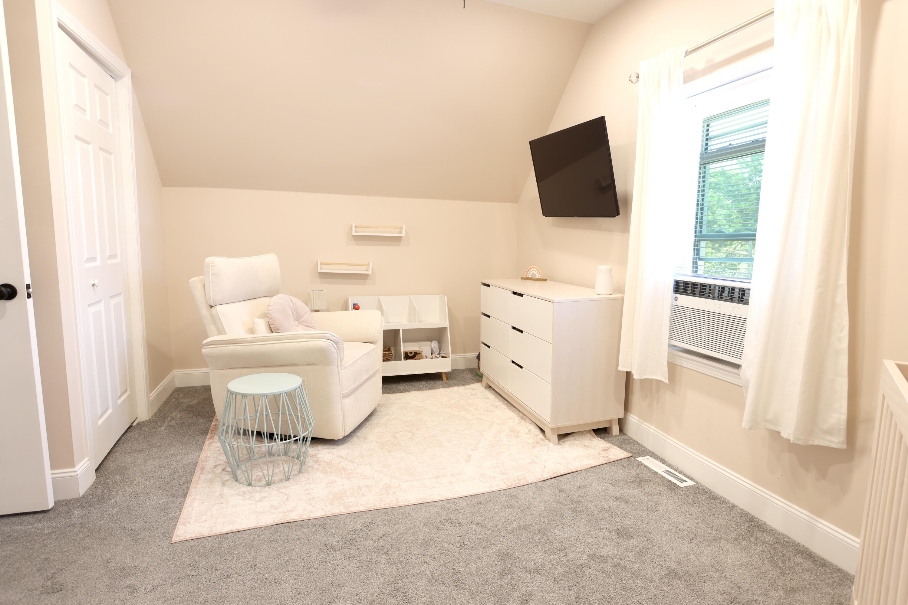 2479 South 10th Street Milwaukee, WI 53215 - Photo 15 of 26 Bedroom 2