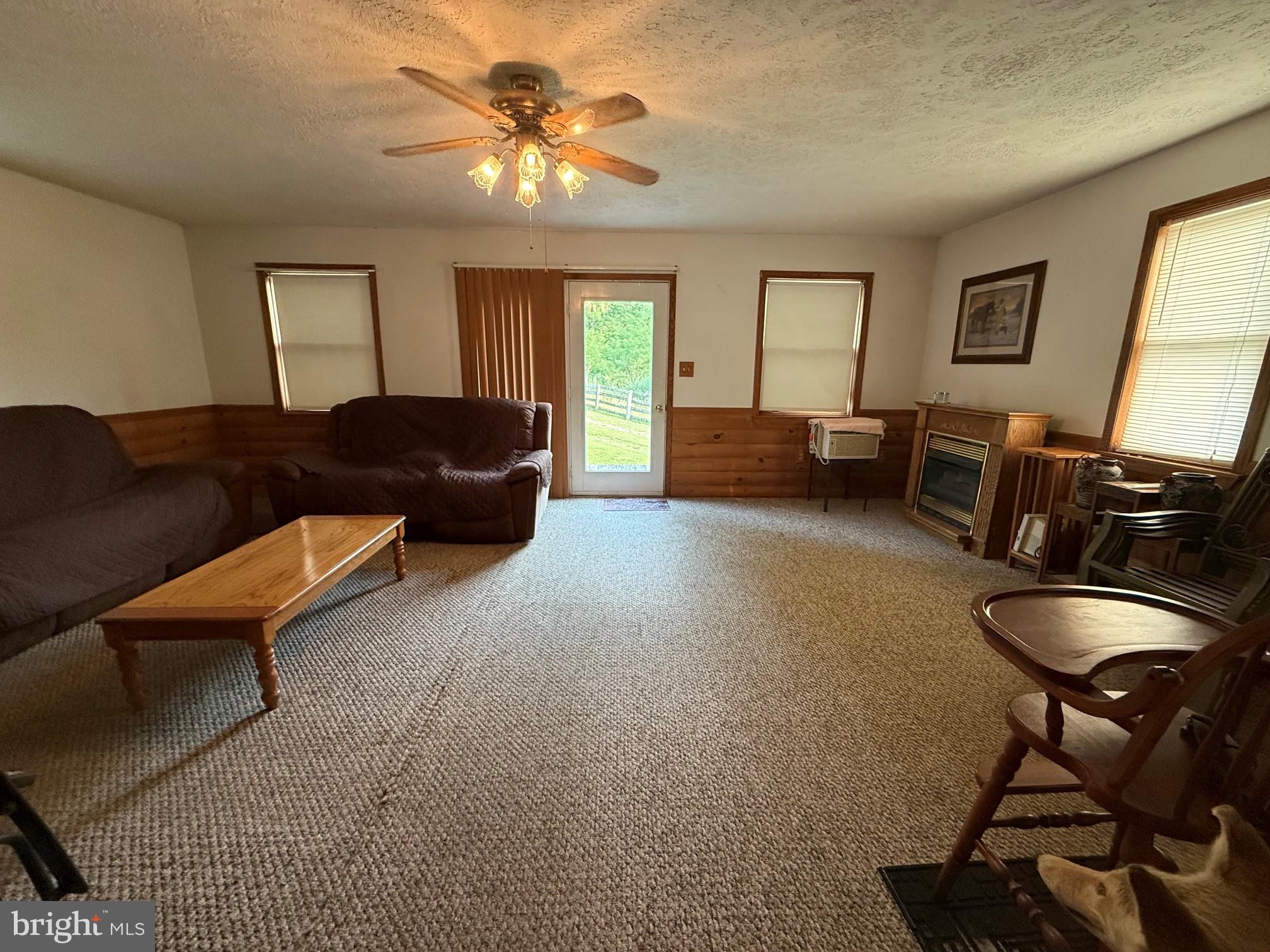 1492 Dice Warner Road Circleville, WV 26804 - Photo 12 of 36 Spacious living area with natural light.