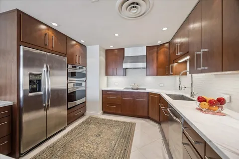 $735,000 | 2929 Buffalo Speedway, Unit A1802, Houston, TX 77098