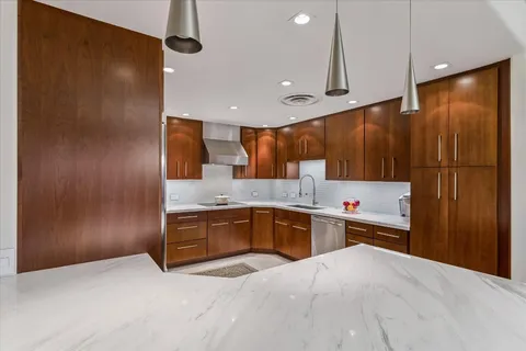 $735,000 | 2929 Buffalo Speedway, Unit A1802, Houston, TX 77098