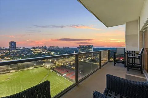 $735,000 | 2929 Buffalo Speedway, Unit A1802, Houston, TX 77098