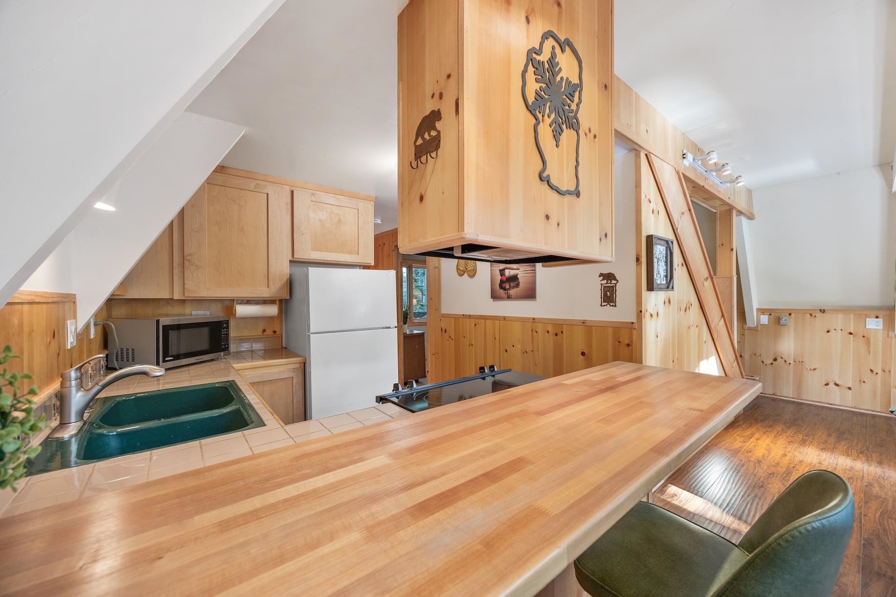 5262 Palisade Road Soda Springs, CA 95728 - Photo 10 of 24 a view of kitchen with furniture and a kitchen