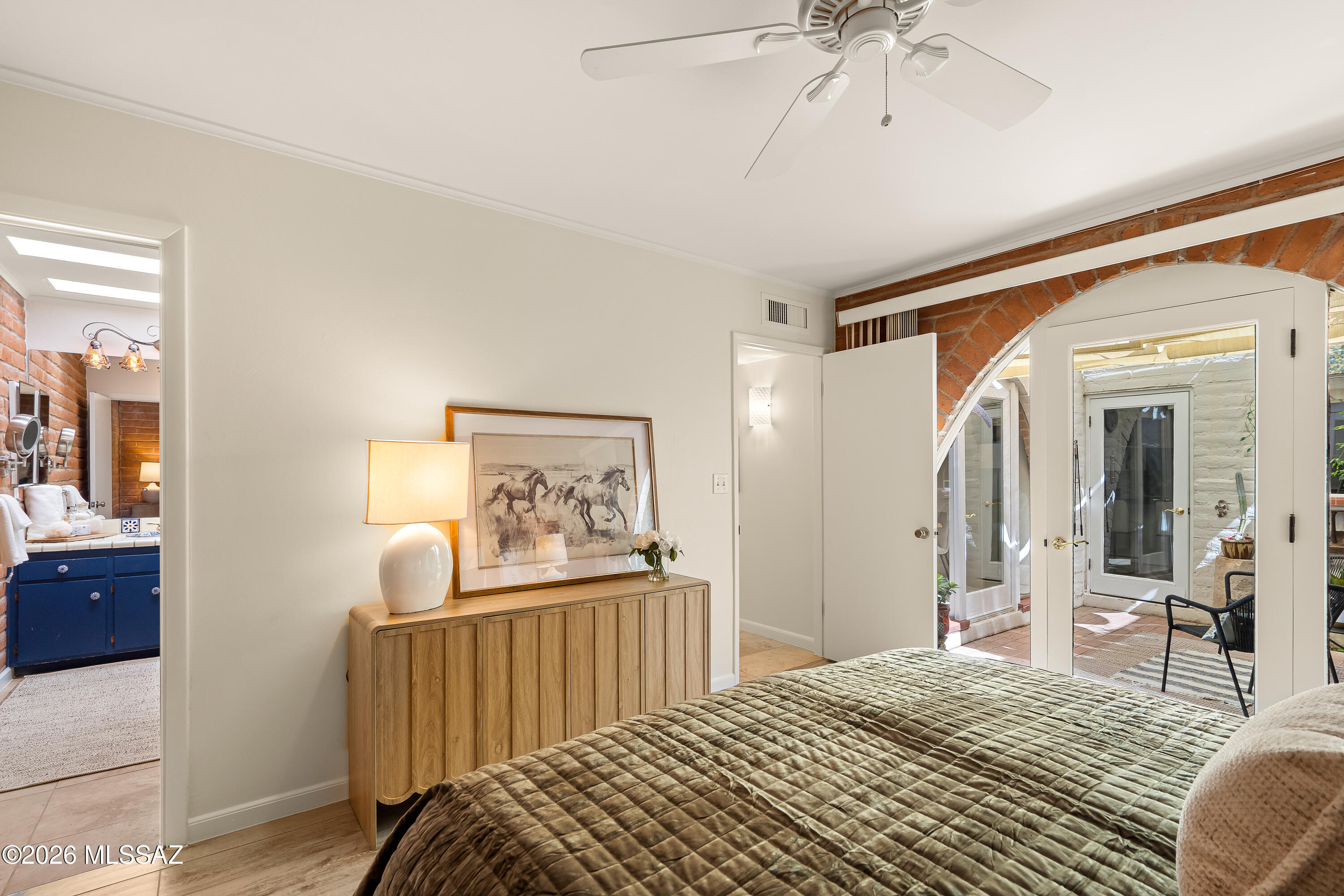 636 West Roller Coaster Road Tucson, AZ 85704 - Photo 16 of 28 Primary bedroom