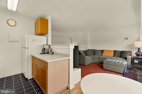$295,000 | 3701 Connecticut Avenue Northwest, Unit 802, Washington, DC 20008