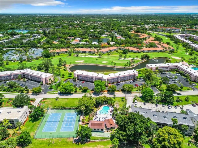 $3,500 | 300 Forest Lakes Boulevard, Unit 201, Naples, FL 34105